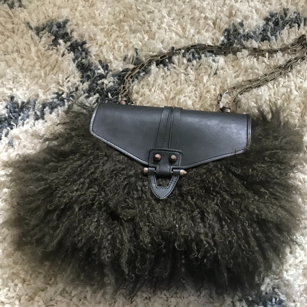 COPY - POUR LA VICTOIRE - FUR PURSE/CHAIN HANDLE
